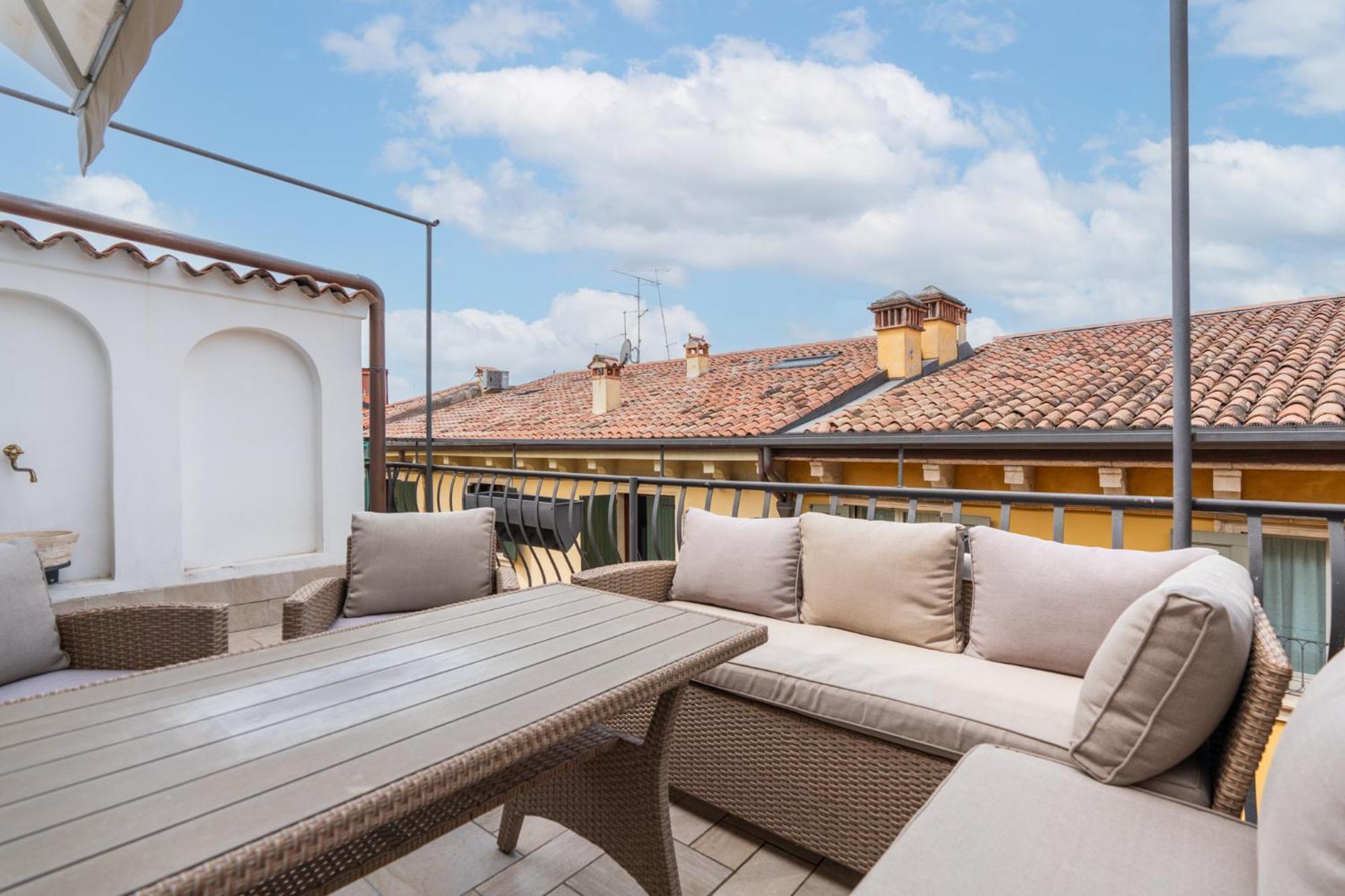 Domus Verona - Ampia Residenza Filippini A Pochi Passi Dall'Arena Exterior foto